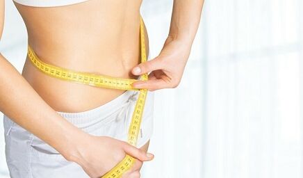 kierperlech Übungen fir Gewiicht ze verléieren op de Säiten a Bauch
